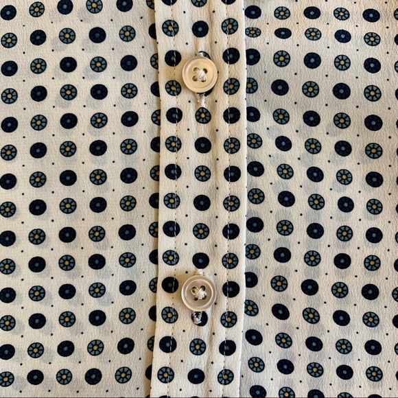 ✨NWT Equipment Silk Blouse, Brett Style - Picture 5 of 7